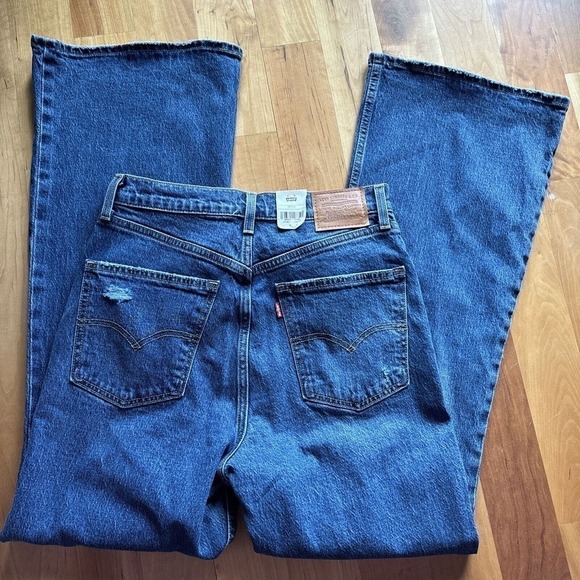 New Levi's Premium 70s High Rise Flare Jeans Size 28 NWT - Picture 5 of 9